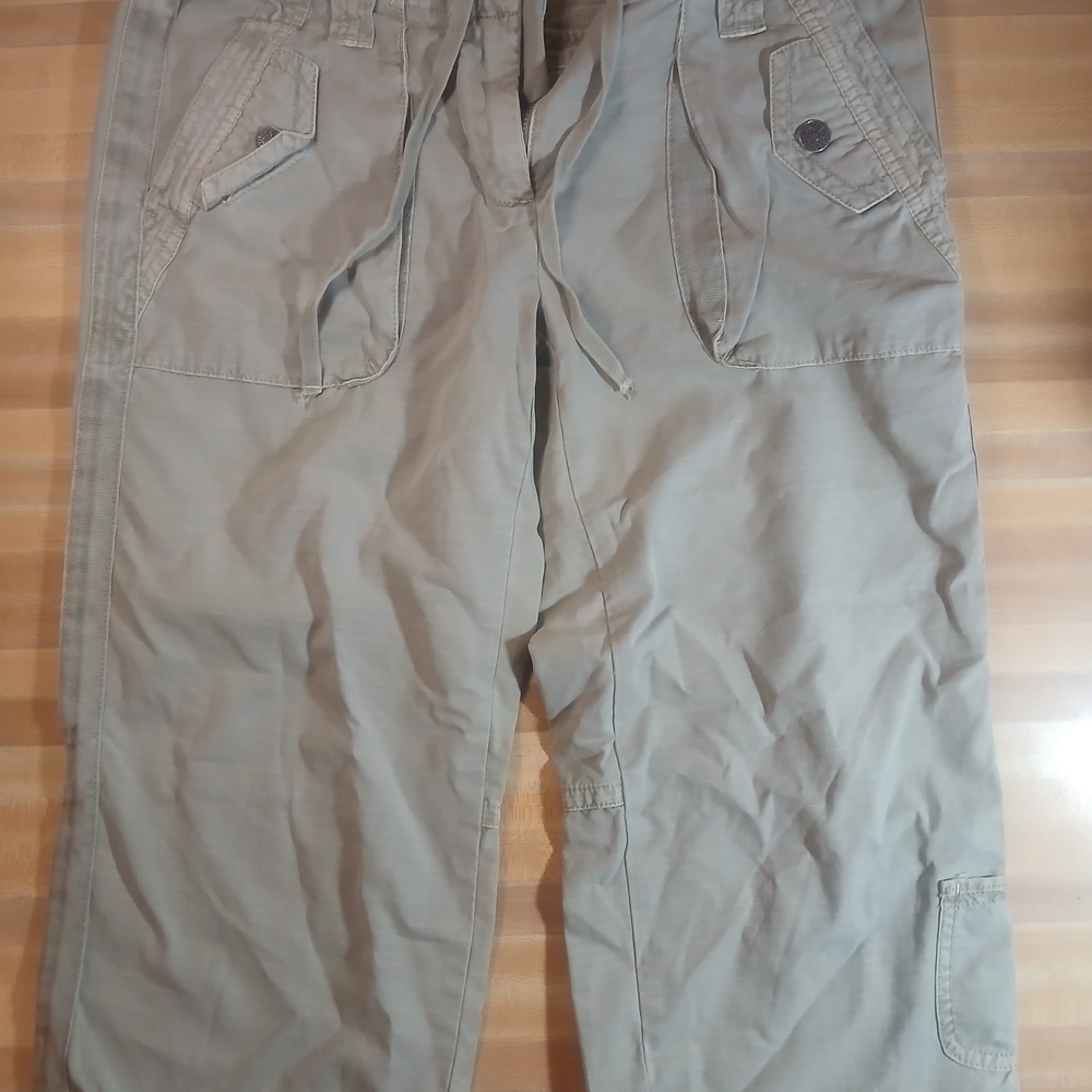 J. Crew Women's Light Gray Capris‎